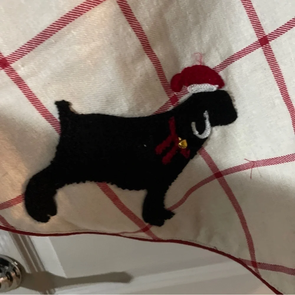 Isaac Mizrahi Black Dog 52” Christmas Tree Skirt